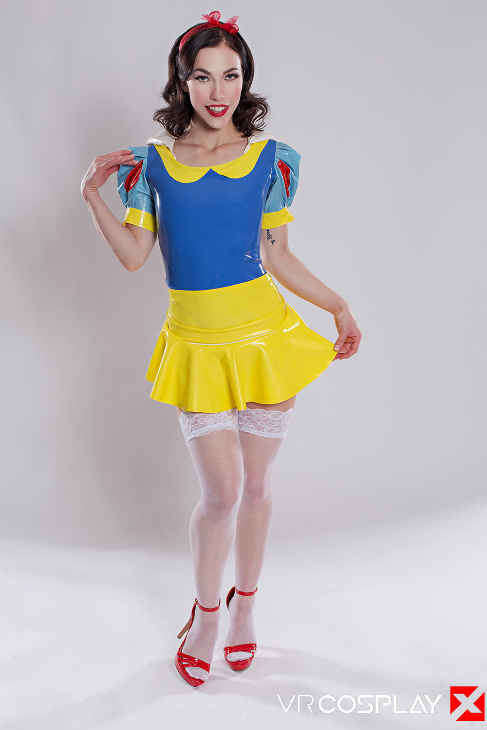 Snow White Vr Cosplay With Diana Grace Vr Porn Cosplay